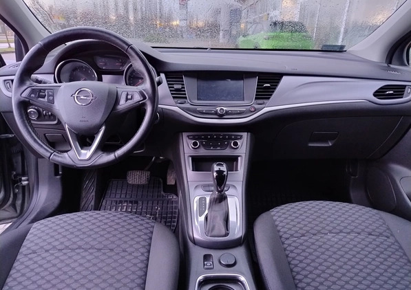 Opel Astra cena 67900 przebieg: 70600, rok produkcji 2019 z Witnica małe 191